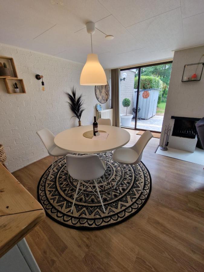 Ervaar Vredige Rust In Deze Charmante Knusse Bungalow Posterholt Exterior foto
