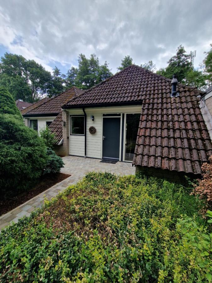 Ervaar Vredige Rust In Deze Charmante Knusse Bungalow Posterholt Exterior foto